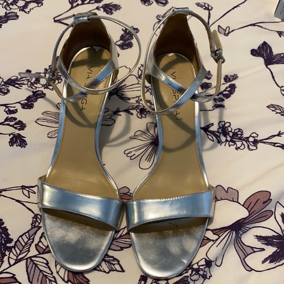 Via Spiga silver heels - Picture 1 of 4
